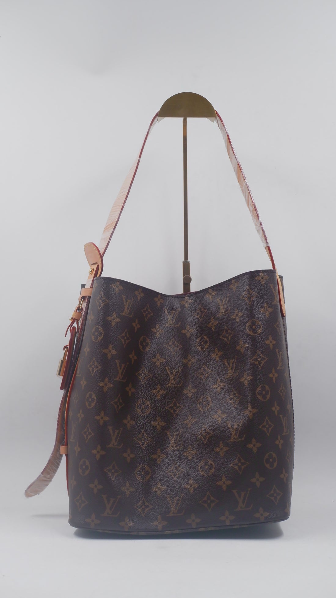 All in BB Bucket Bag (Microchip)