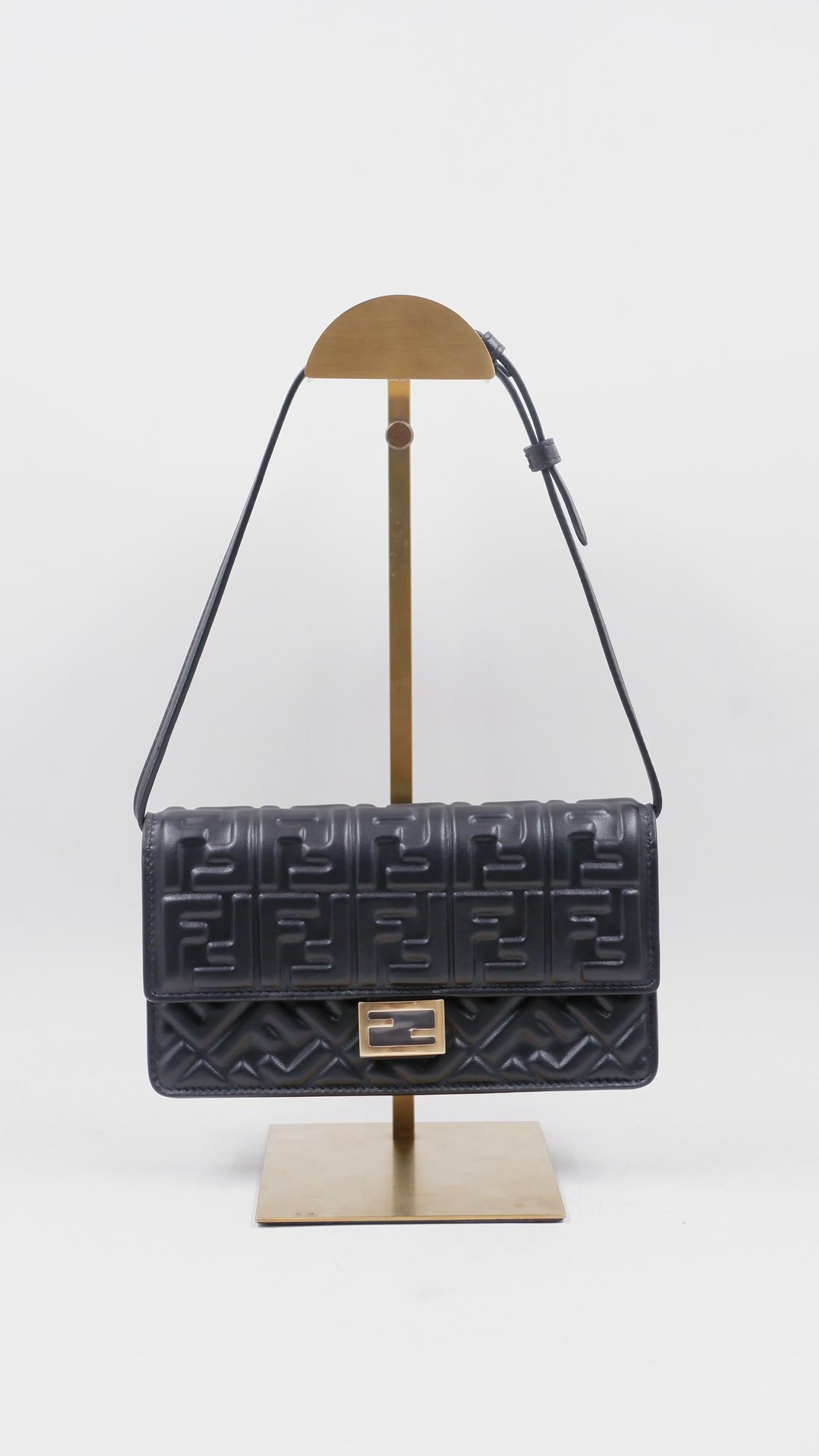 Baguette Wallet On Chain (Brand New)