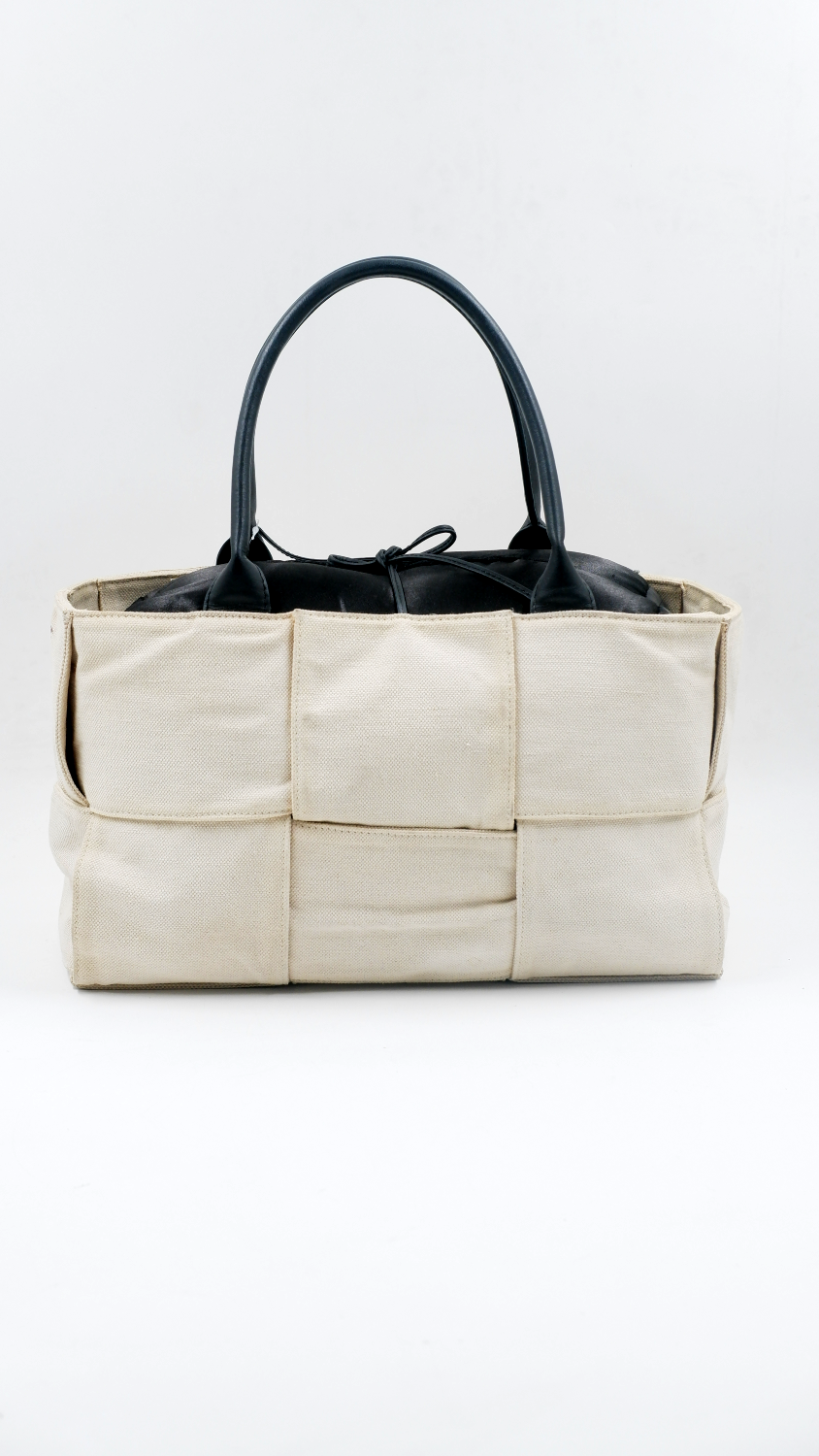 V Arco Tote Bag