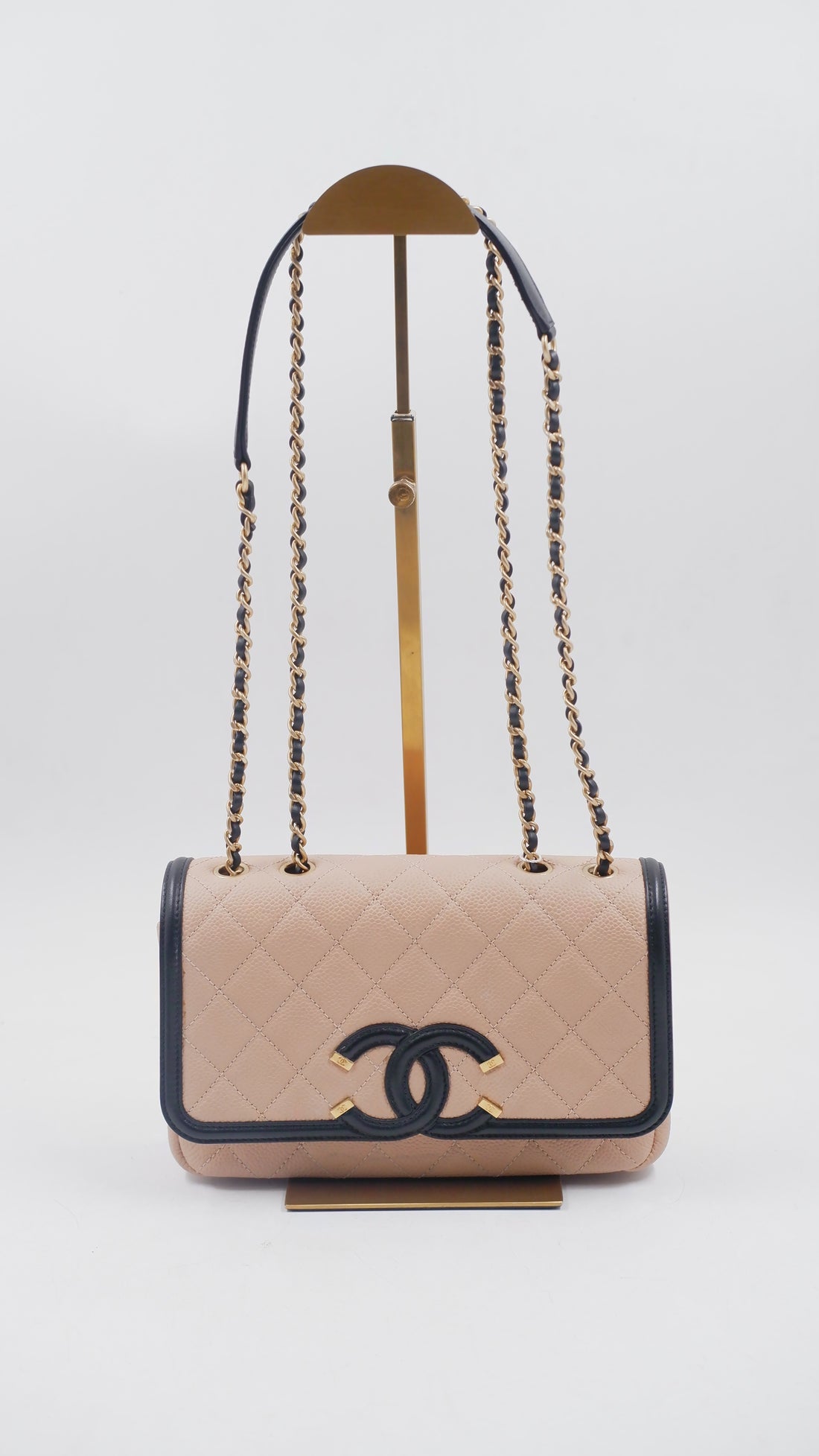 Filigree Flap Bag Series 23