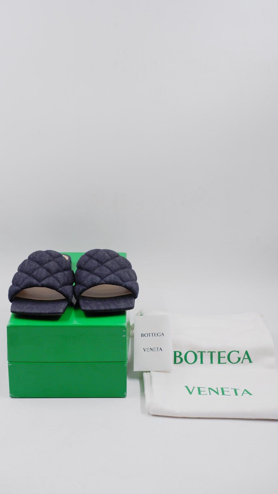Quilted Flat Sandals (Brandnew)