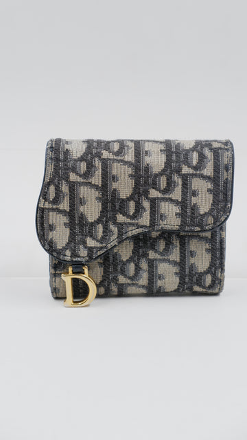 oblique compact wallet