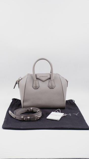 Antigona Mini