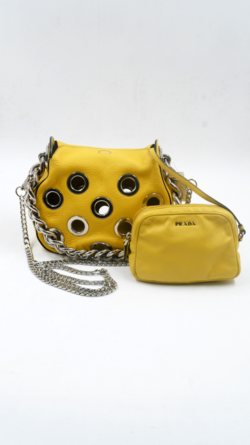 Vitello Daino Grommet Chain Bag