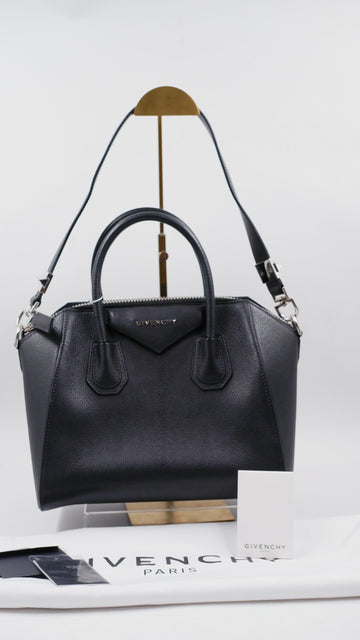 Antigona Small